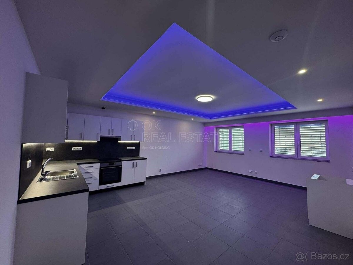 Pronájem rodinný dům - Šternberk, 785 01