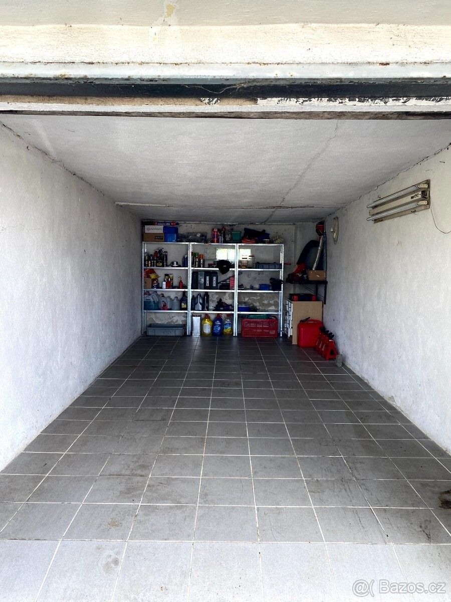 Garáže, České Budějovice, 370 05