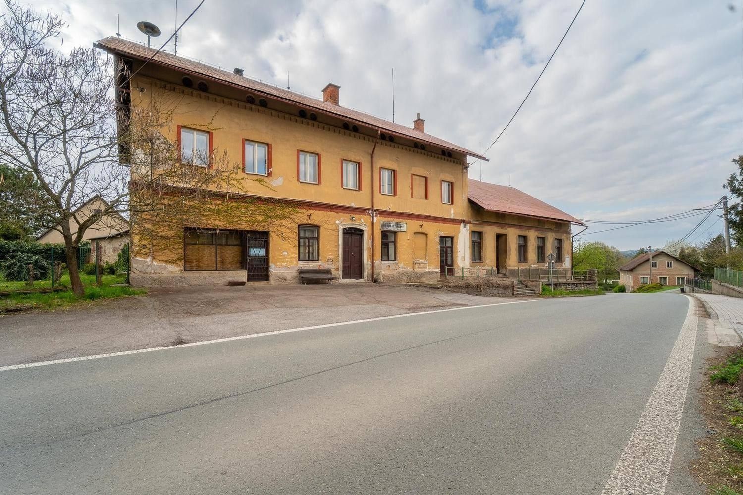 Restaurace, 1 319 m²