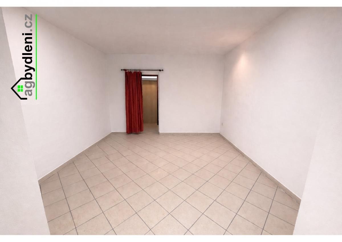 Pronájem obchodní prostory - Prap. Veitla, Nýrsko, 40 m²