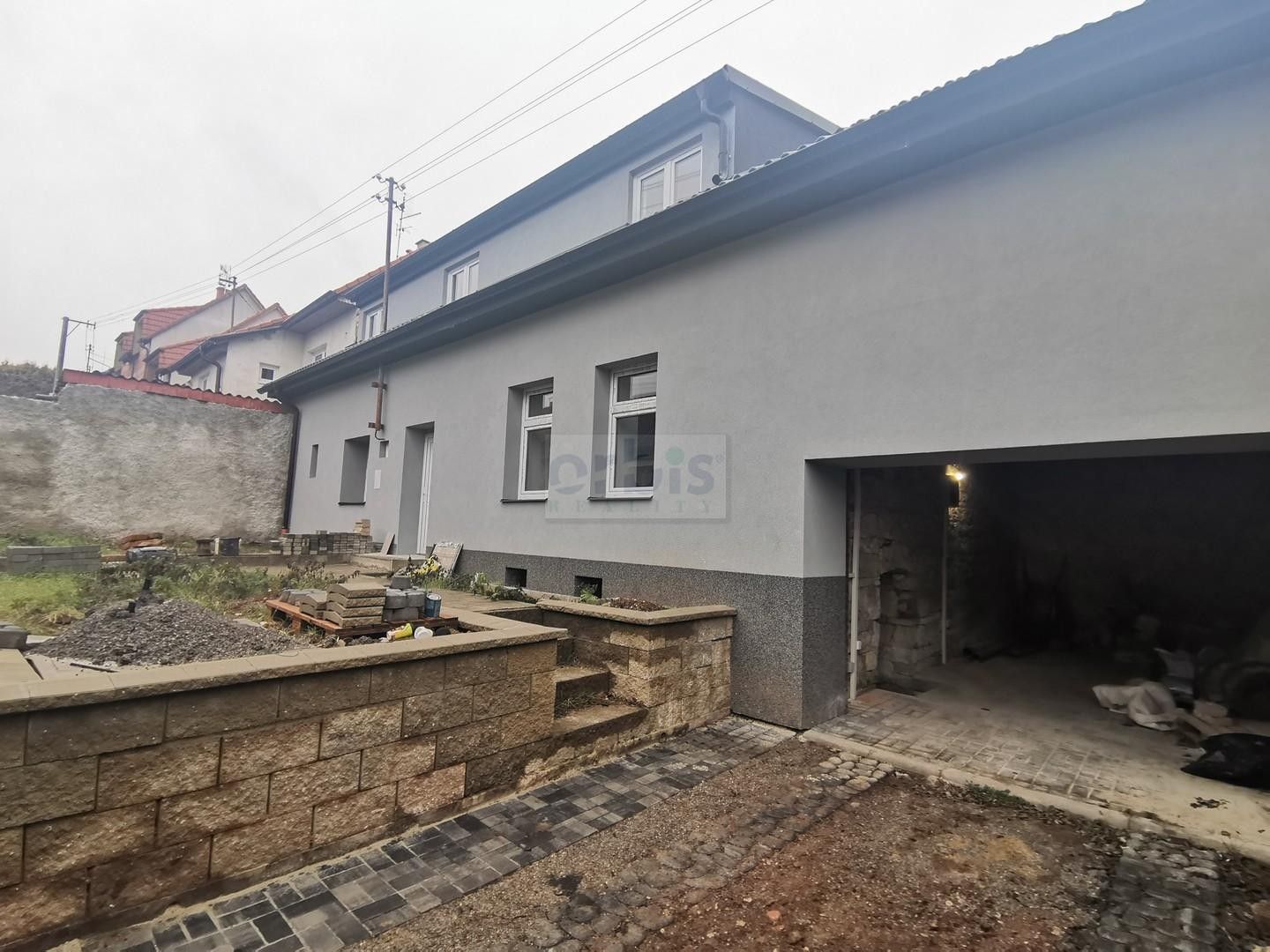 Prodej rodinný dům - Prostřední, Lišany, 240 m²
