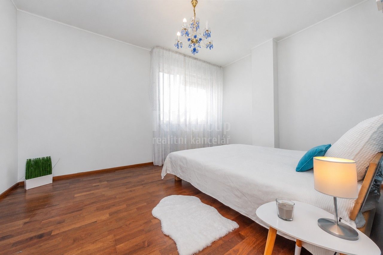 Byt 2+kk · 65 m² · Trnkovo náměstí, Praha - 3