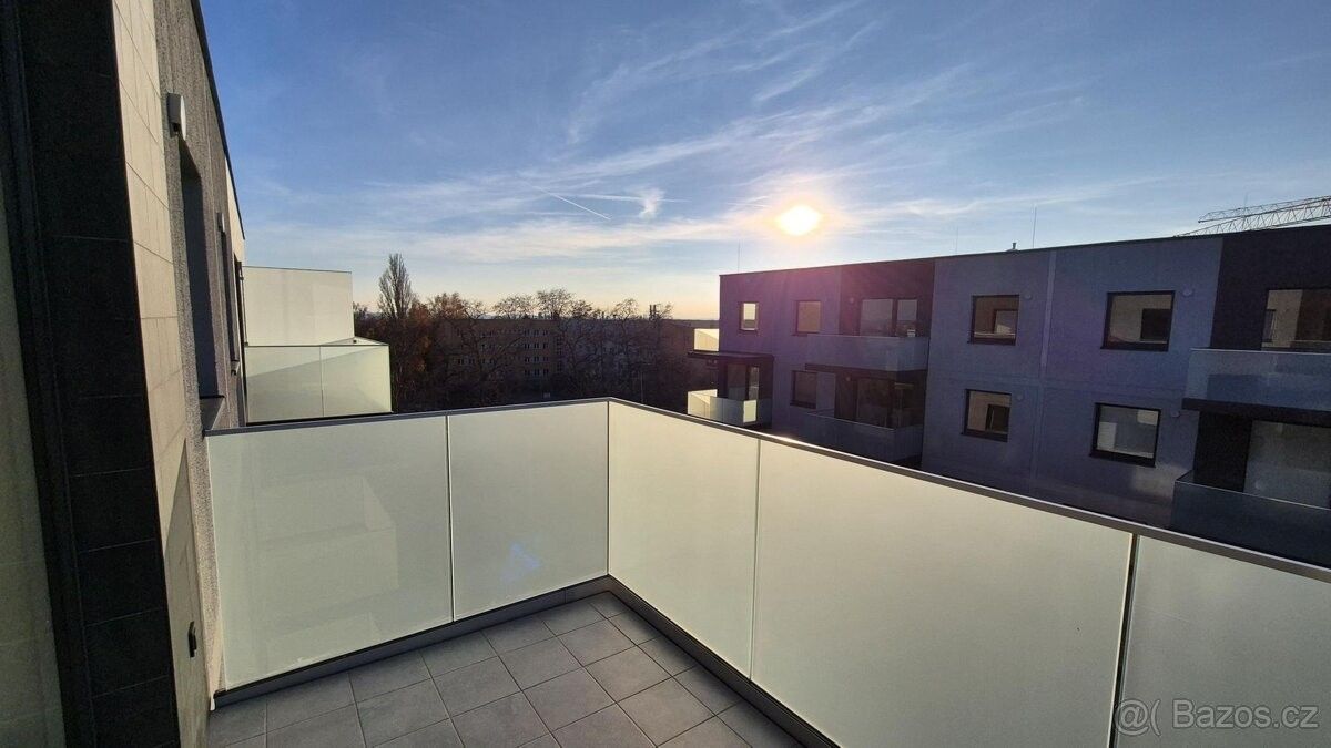 Pronájem byt - Praha, 190 00