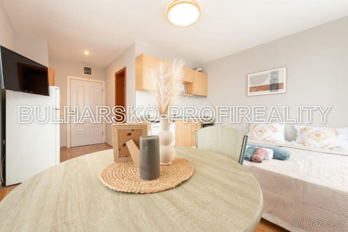 Prodej byt - 987 66, Zahraničí