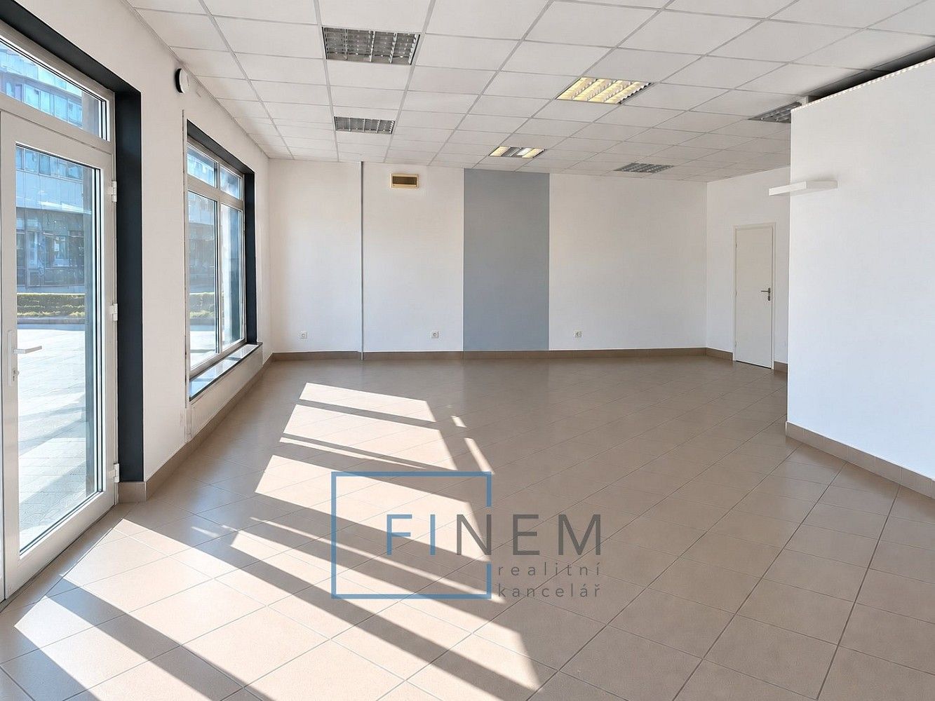 Obchodní prostory, 65 m²