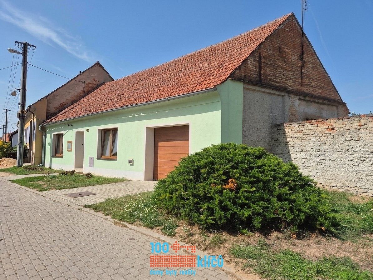 Rodinné domy, Oleksovice, okres Znojmo, 818 m² - 1
