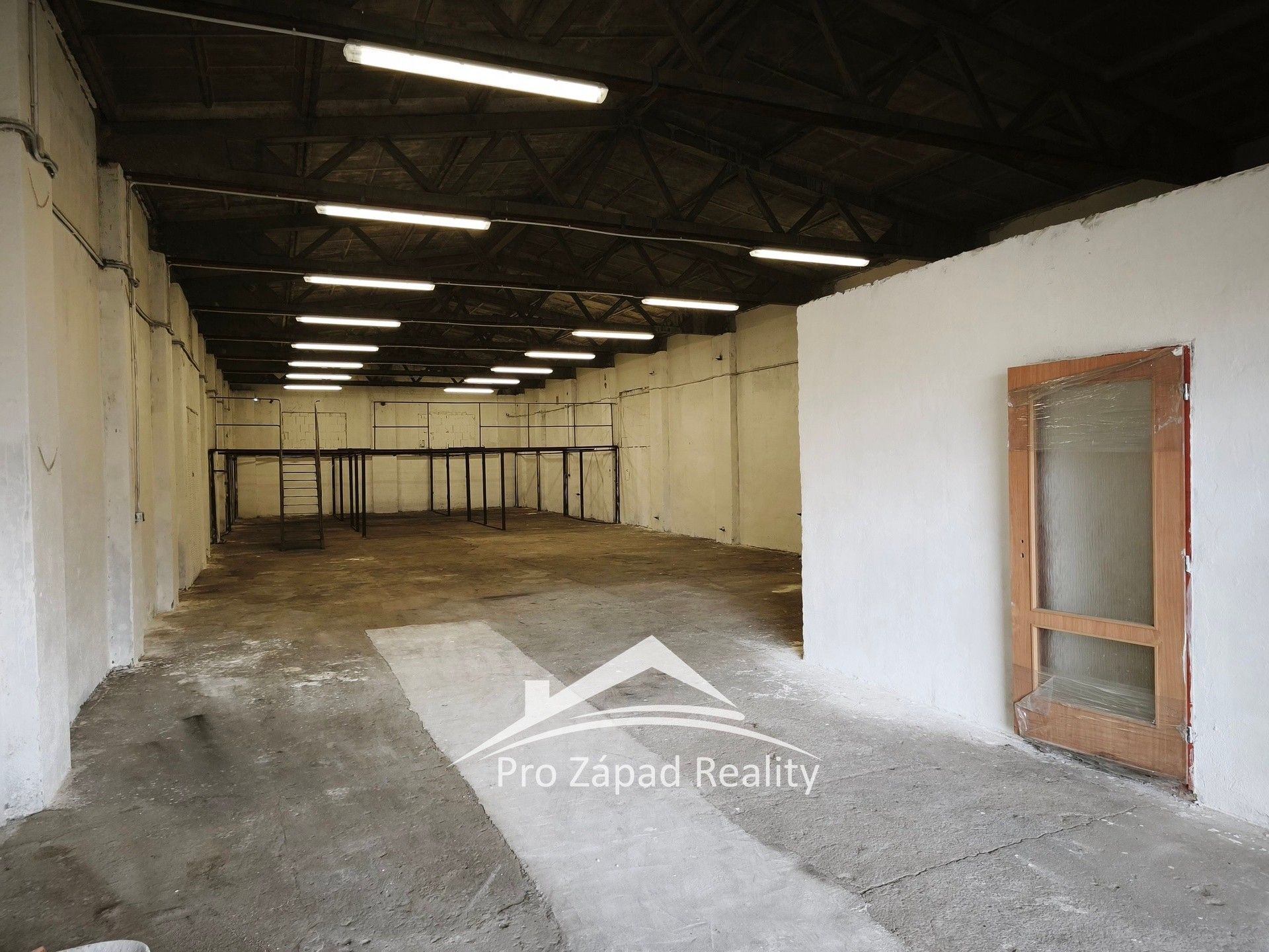 Sklad · 301 m² · Plzeň - 4