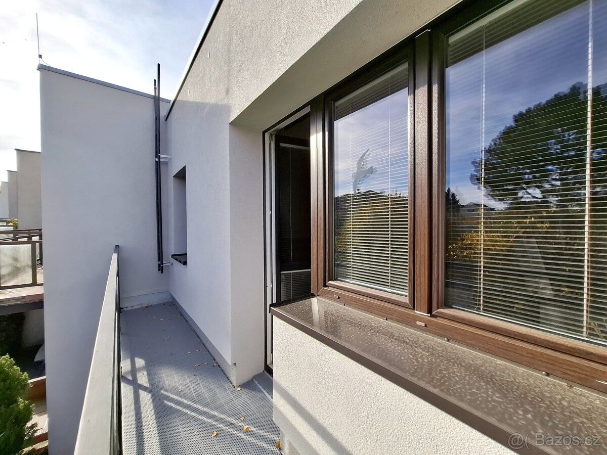 Pronájem rodinný dům - Praha, 149 00