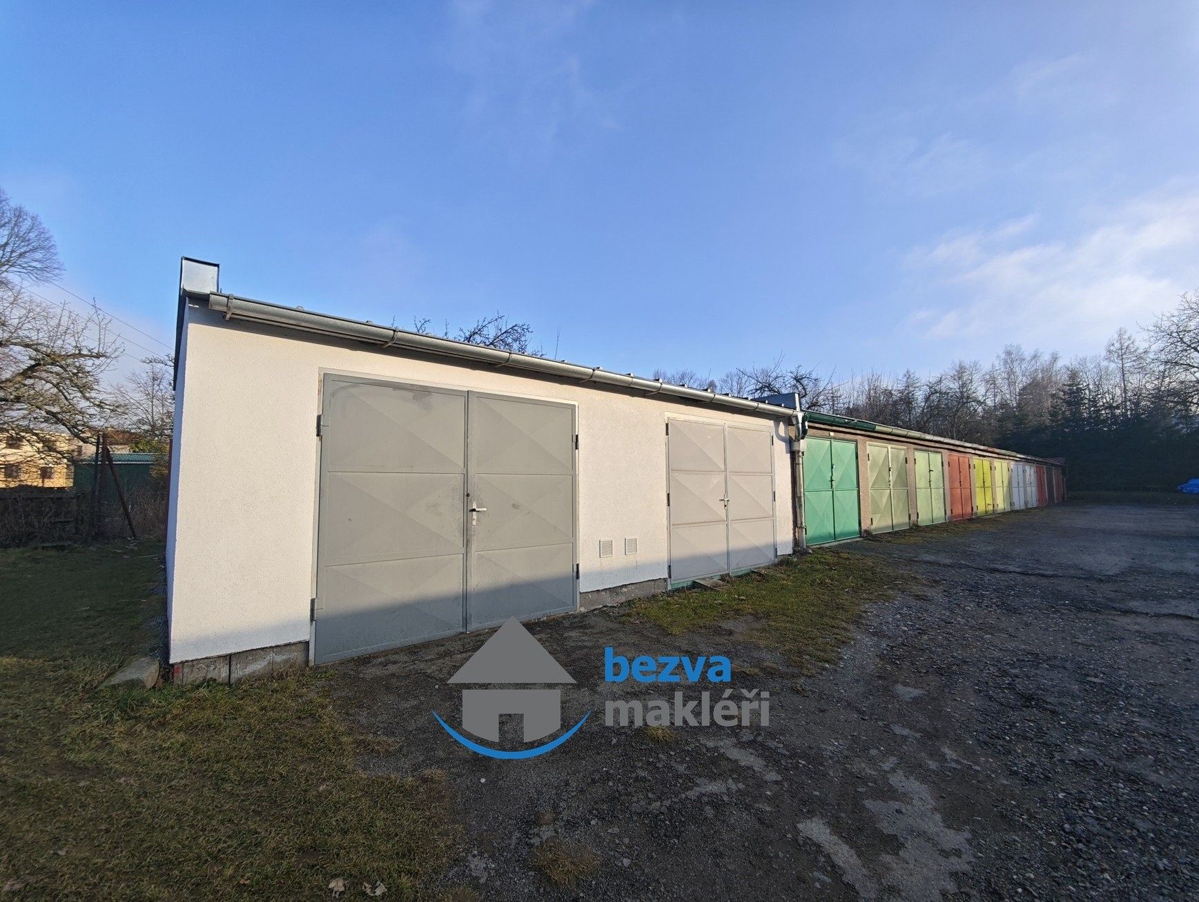 Pronájem garáž - Luže, 18 m²