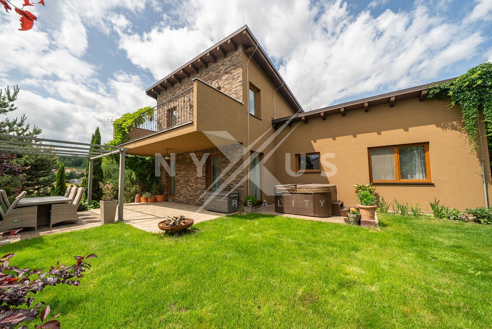 Rodinné domy, Na Vinohradech, Králův Dvůr, 103 m²