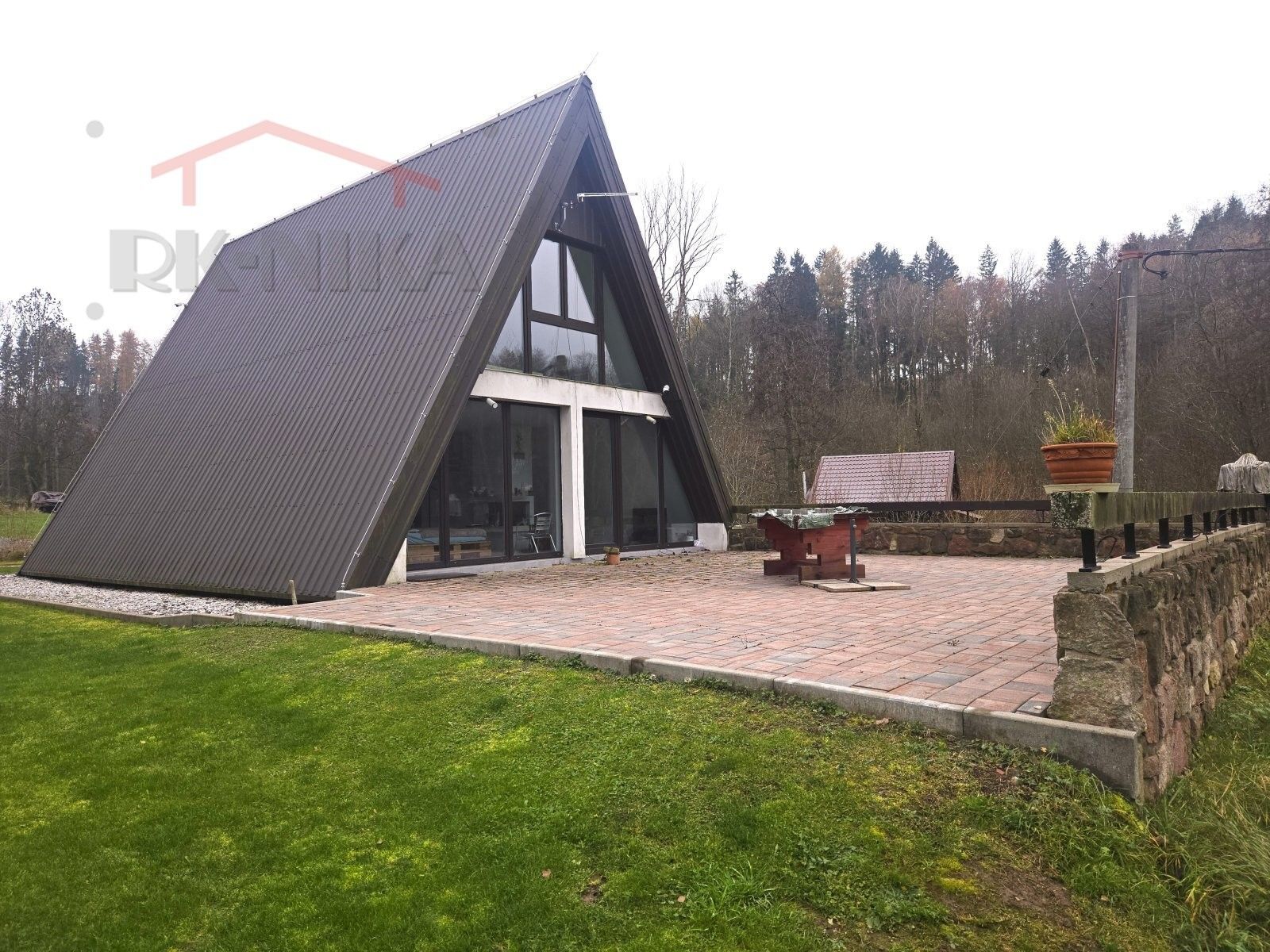 Chaty, Tikov, Lomnice nad Popelkou, 111 m²