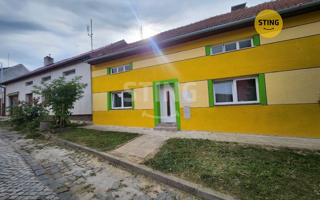 Rodinné domy, Zlobice, okres Kroměříž, 130 m² - 1