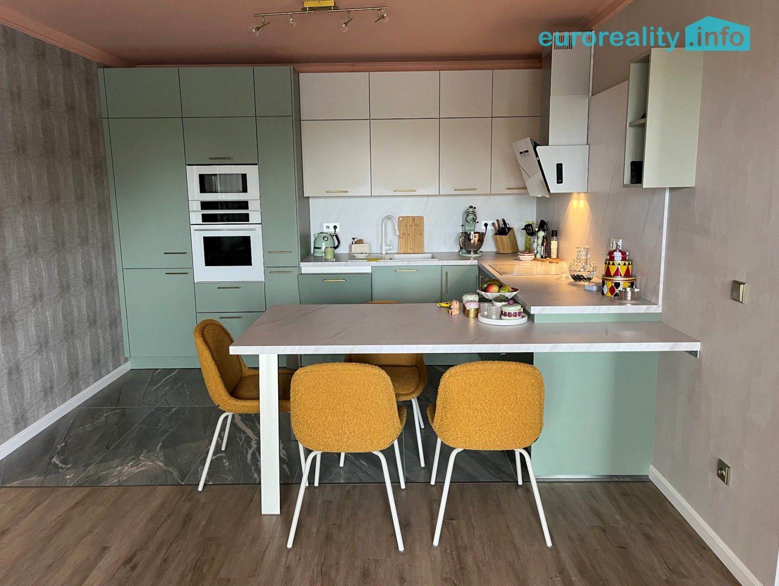 Prodej byt 3+kk - Sedlecká, Karlovy Vary, 92 m²