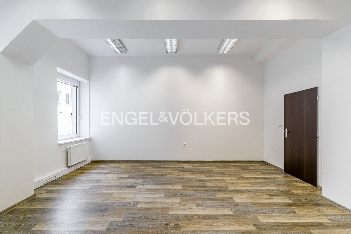 Pronájem kancelář - Londýnská, Praha, 18 m²