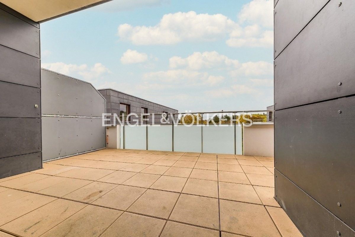 Pronájem byt 4+kk - Pod dvorem, Praha, 100 m²