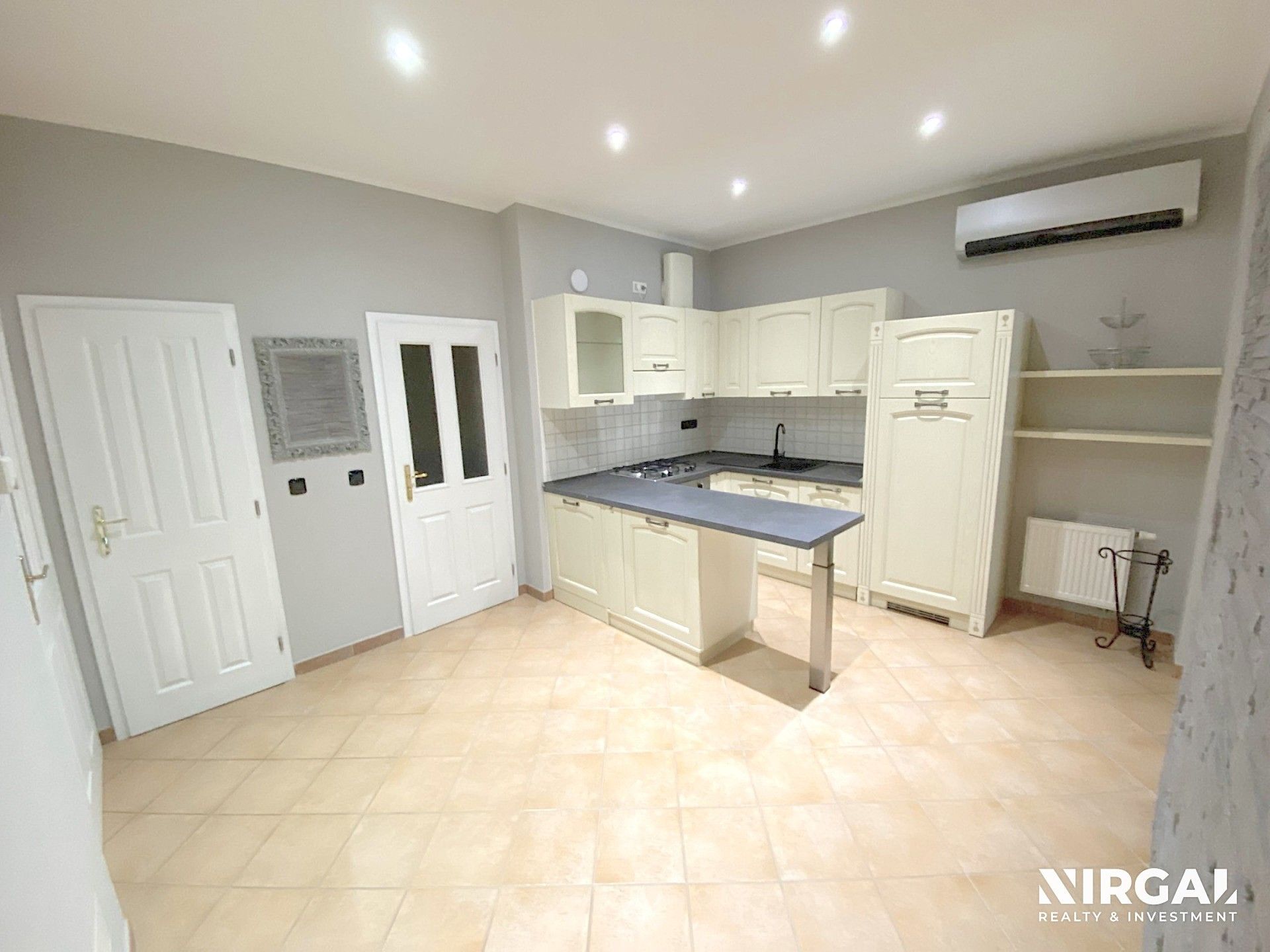 2+1, Plzeňská, Praha, 58 m²