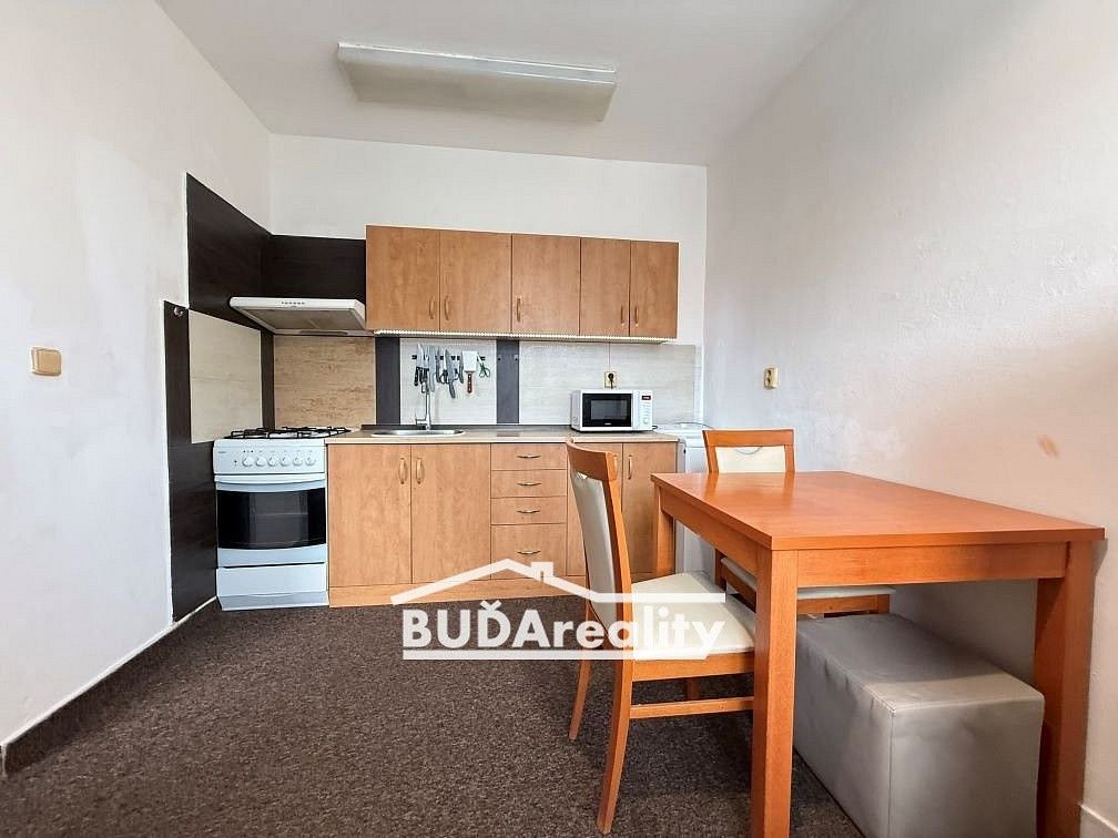 Prodej byt 2+1 - Zlín - Mladcová, Zlínský kraj, 35 m² - 2