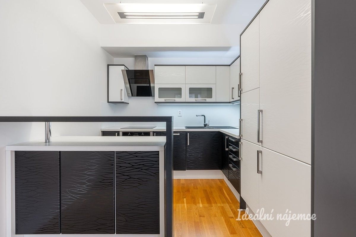 Byt 2+kk · 64 m² · V přístavu, Praha - 4