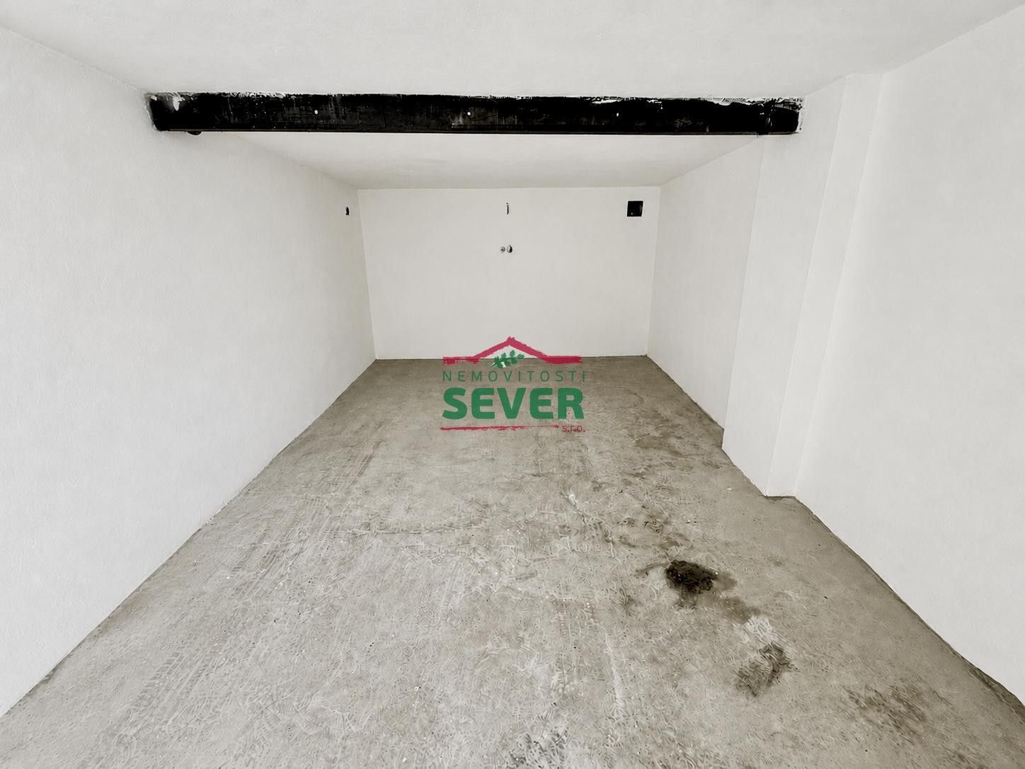 Garáže, Podkrušnohorská, Litvínov, 24 m² - 2