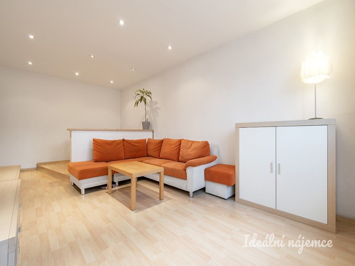 3+1, Ovčárská, Praha, 72 m²