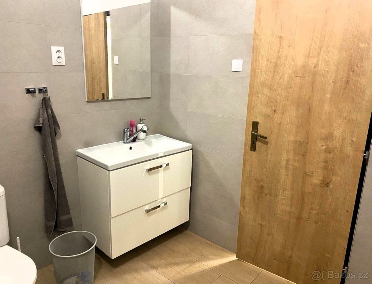 Obchodní prostory · Slaný, 274 01 - 4