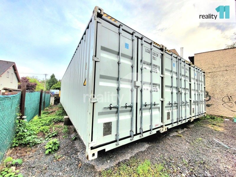 Sklady, Masarykovo nám., Říčany, 28 m²