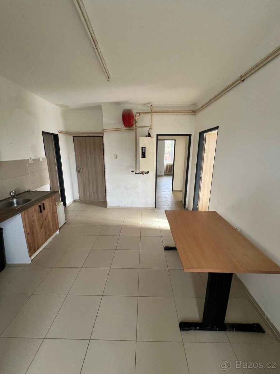 Pronájem byt - Uhlířské Janovice, 285 04