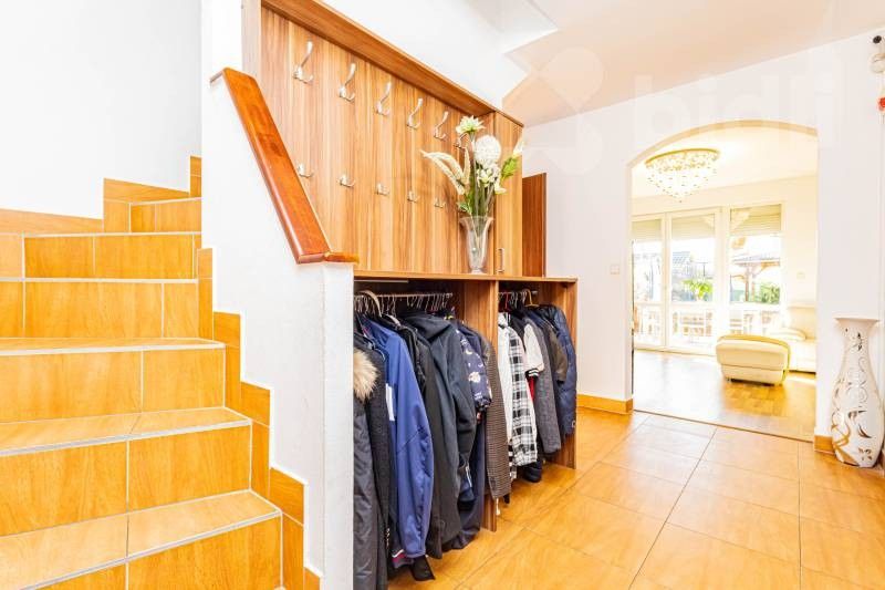 Prodej rodinný dům - Sadová, Nupaky, 145 m²