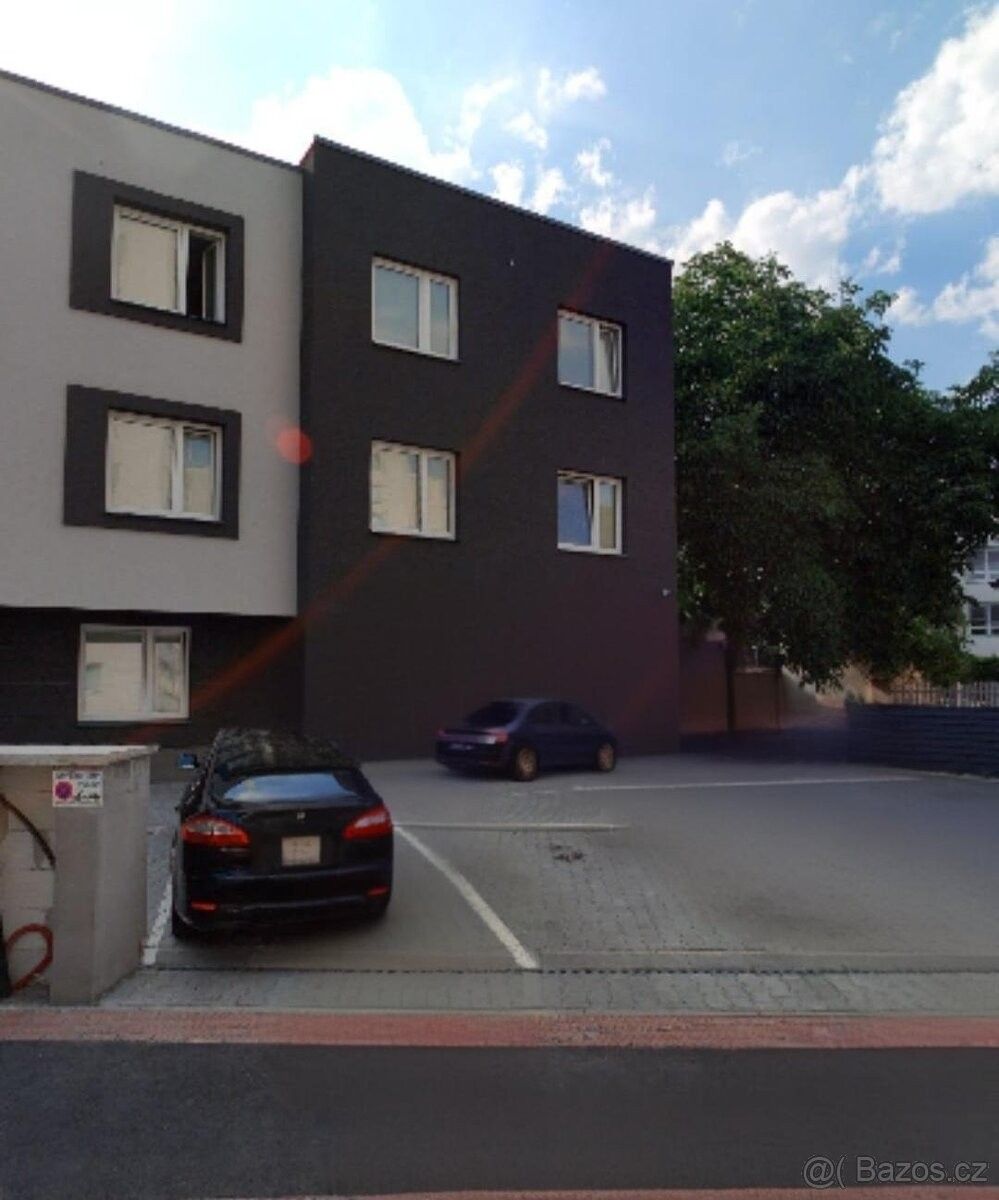 Byty, Praha, 190 00