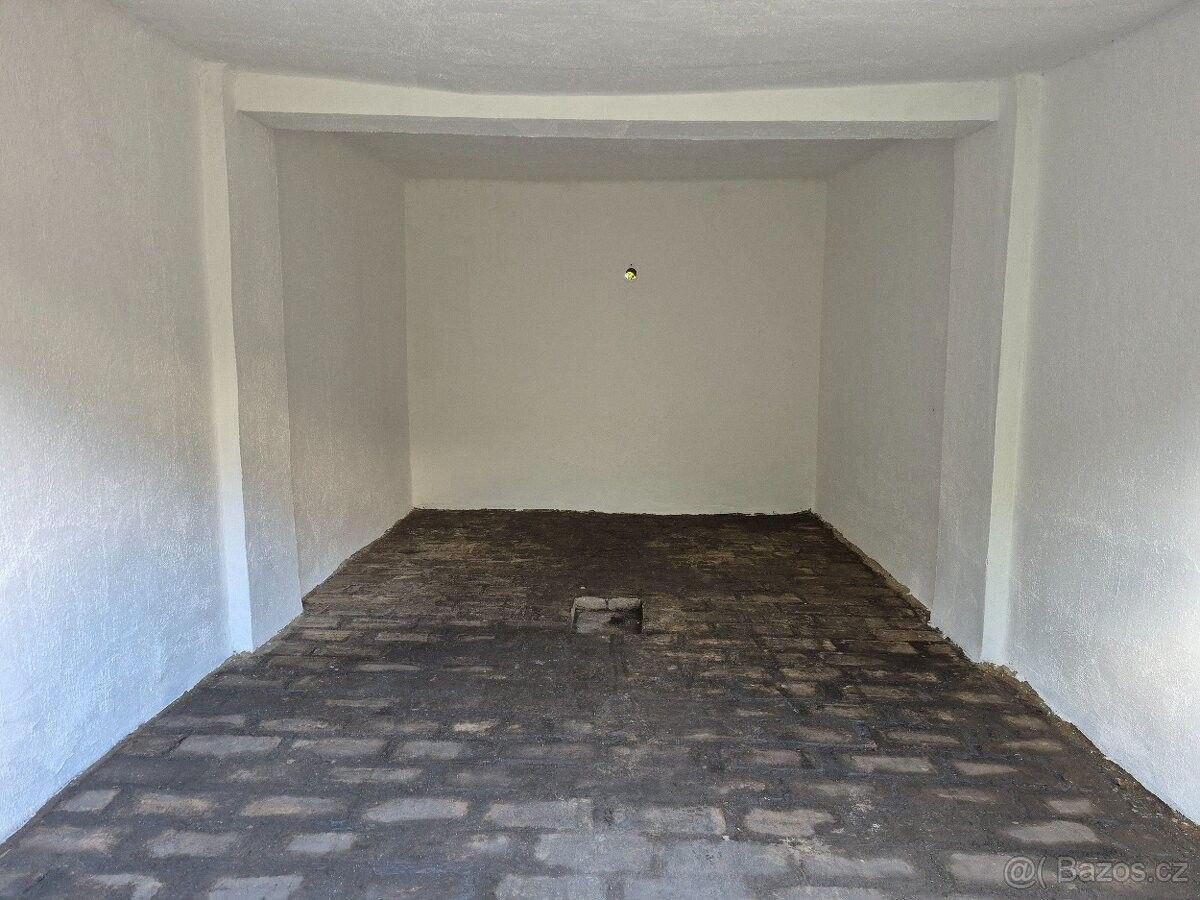 Prodej garáž - Lubná u Rakovníka, 270 36