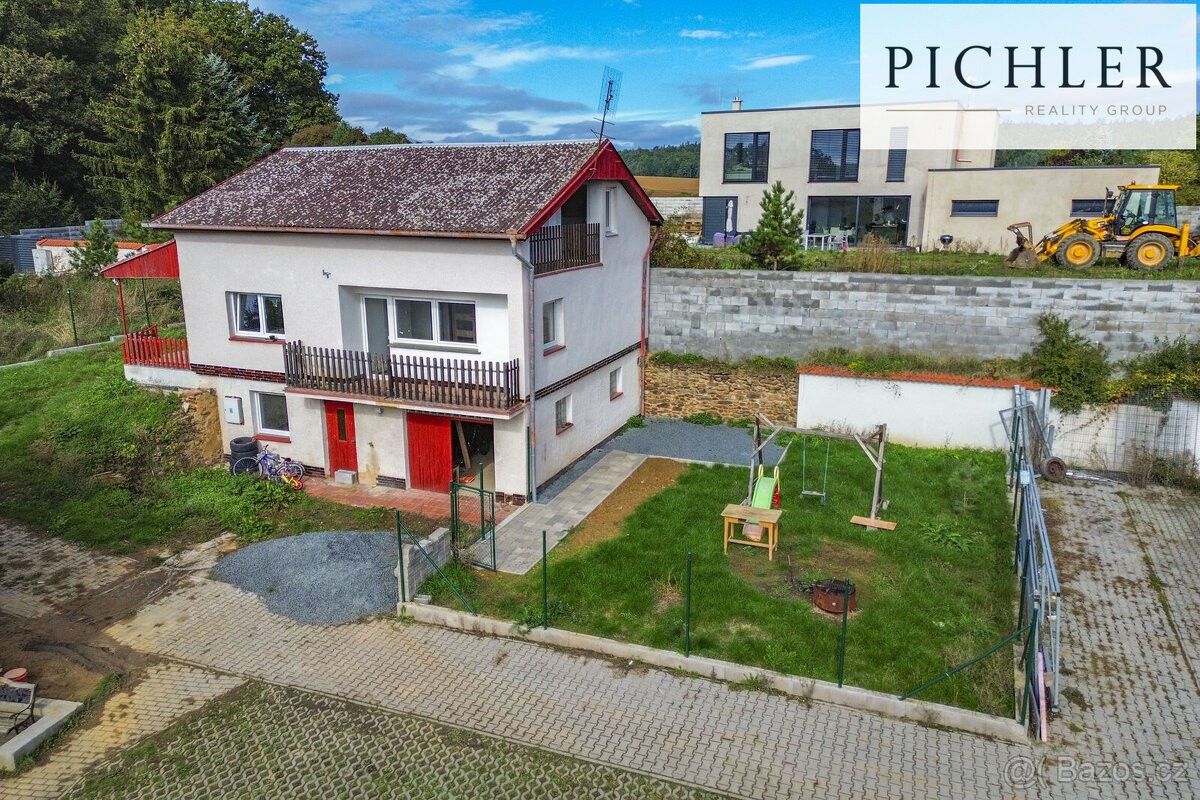 Prodej rodinný dům - Líšťany, 330 35