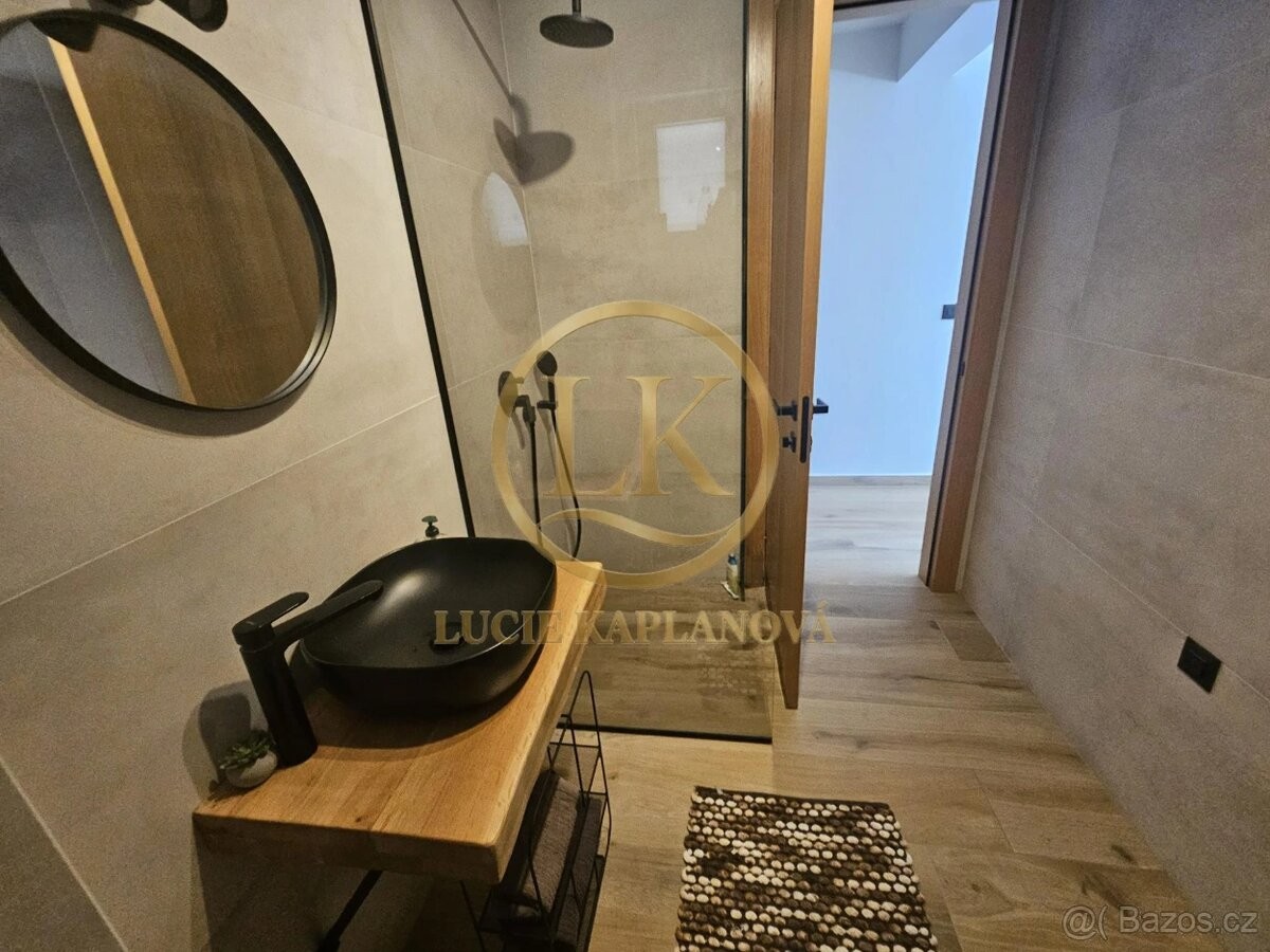 Byt · 49 m² · 987 66, Zahraničí - 4