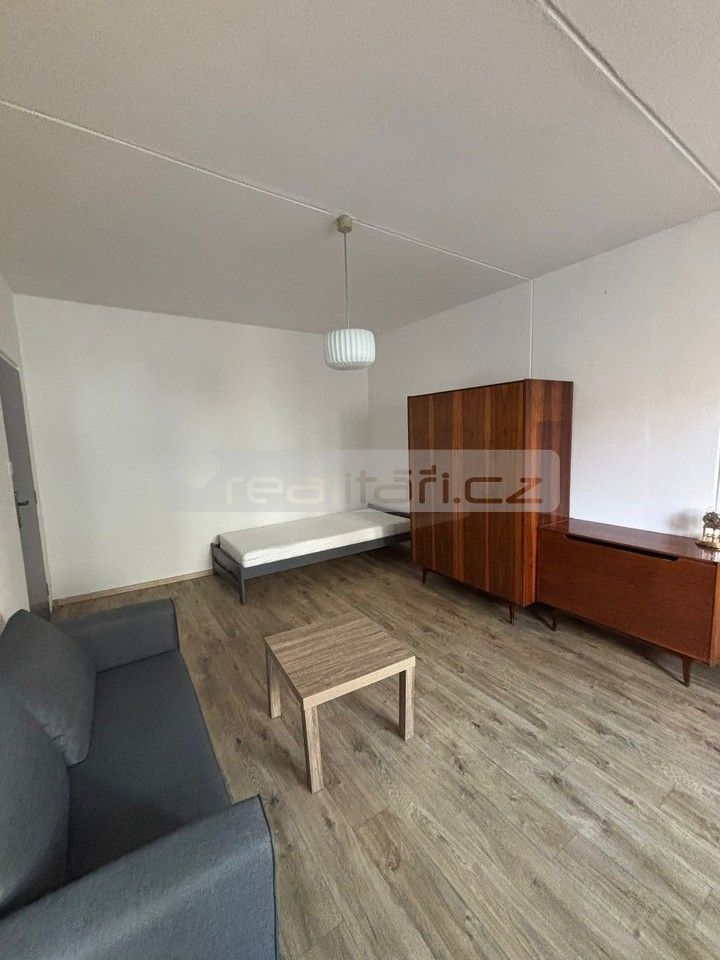 2+1, Pod Vrchem 878, Plzeň Lobzy, 22 m² - 2