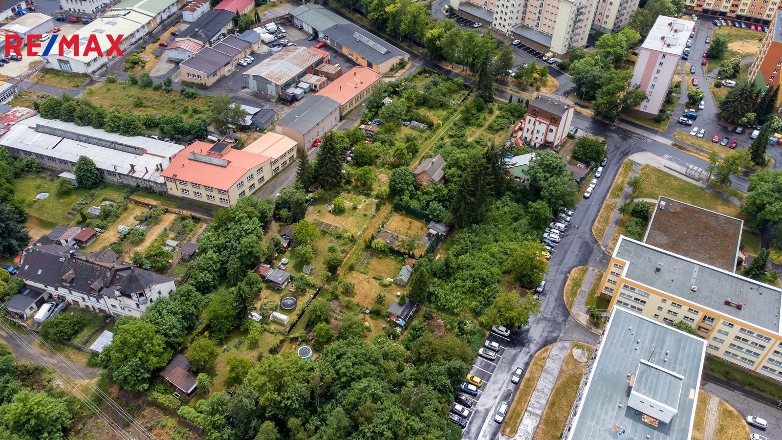 Prodej komerční pozemek - Karlovy Vary, Česko, 1 700 m²