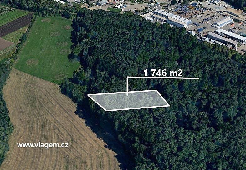Les, 582 m²