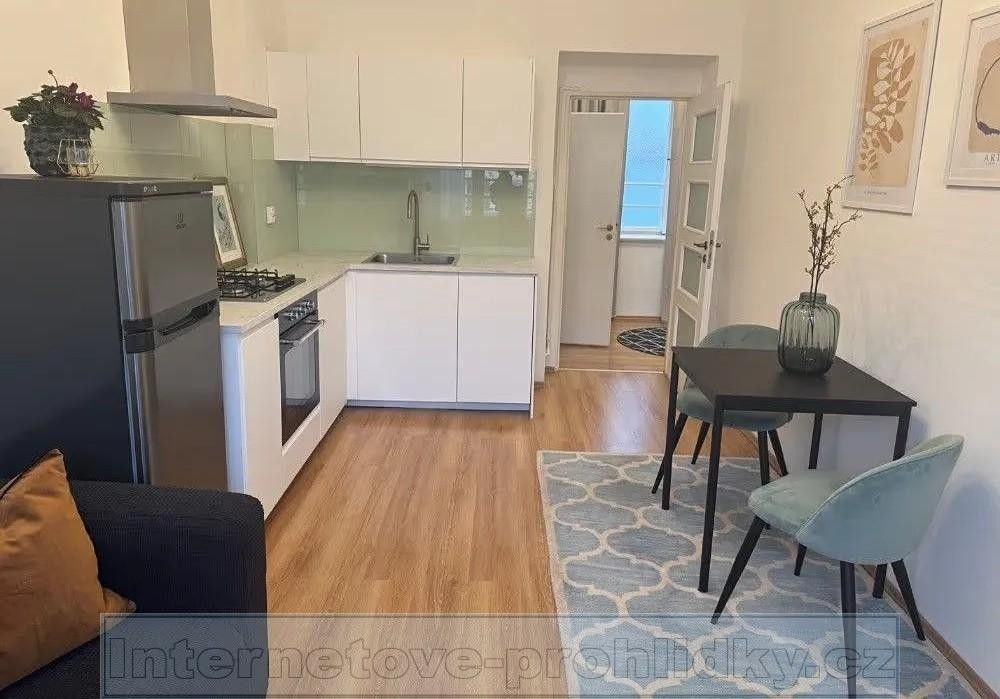 Byty, Praha, 180 00