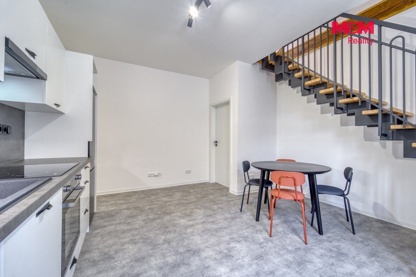 Byt 2+1 · 88 m² · Šípková, Plzeň - 4