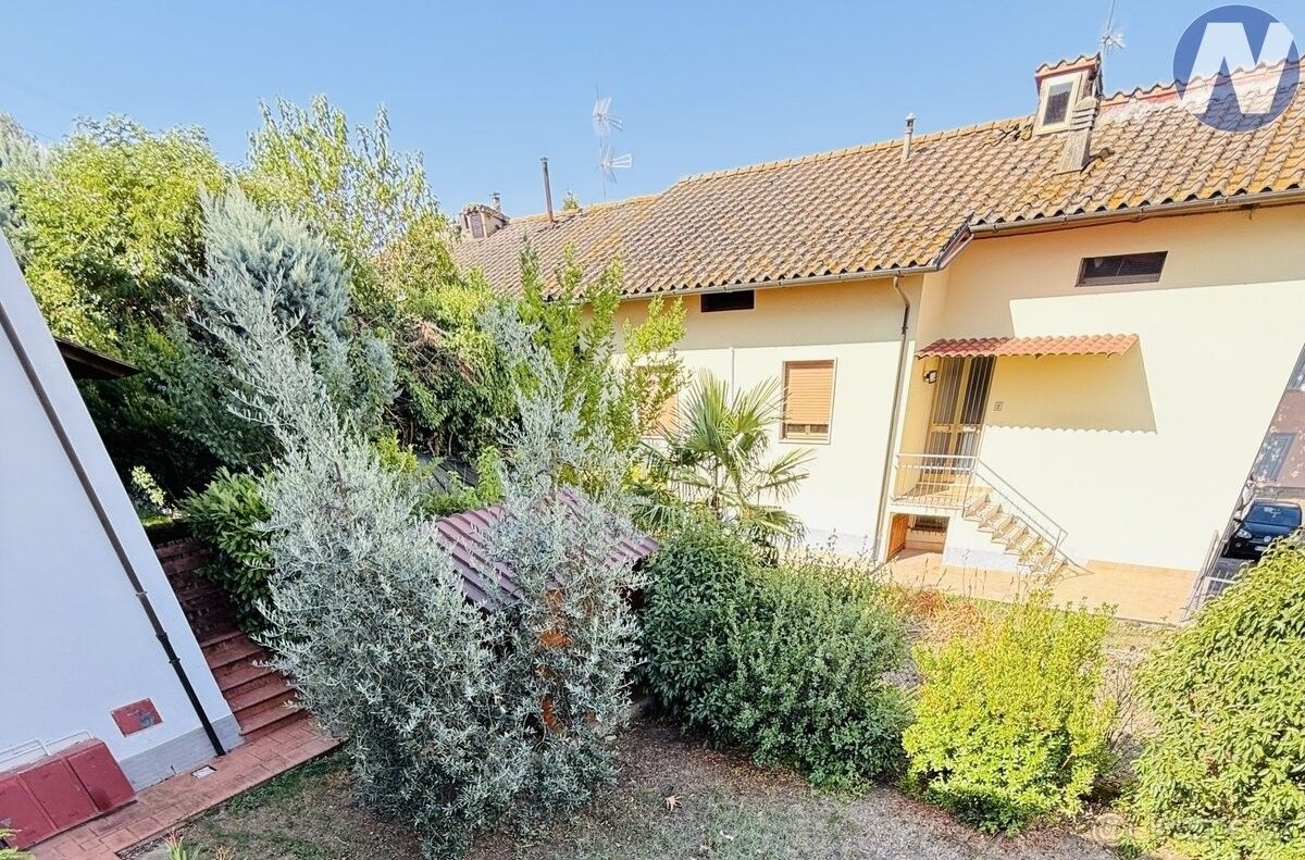 Rodinné domy, 987 66, Zahraničí