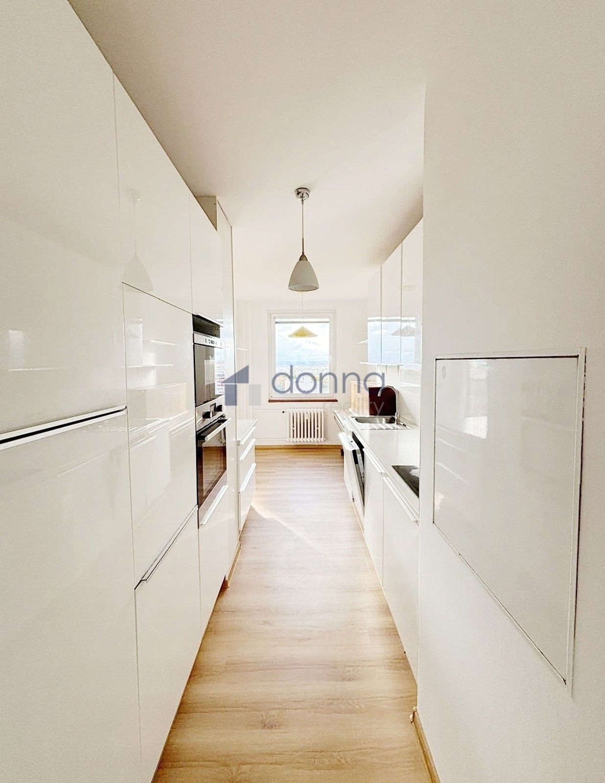 Pronájem byt 4+1 - Mazurská, Praha, 86 m²