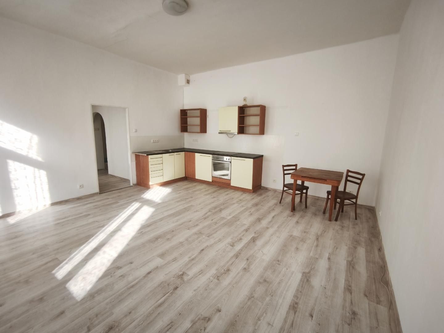 Pronájem byt 2+kk - Skuherského 1448, České Budějovice, 42 m²