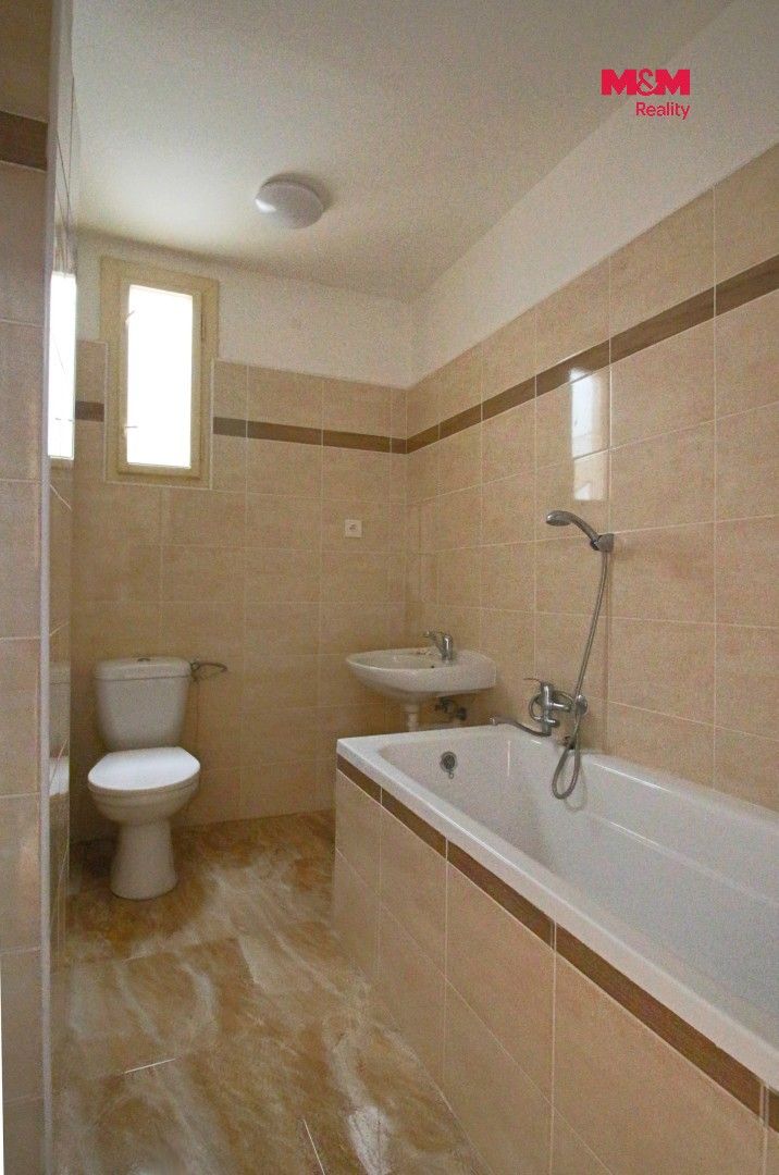 Pronájem byt 1+kk - nám. Československé armády, Jaroměř, 50 m² - 5