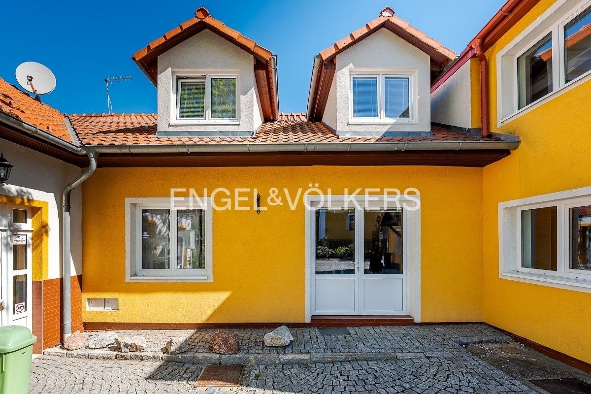 Pronájem obchodní prostory - Žalanského, Praha, 63 m²