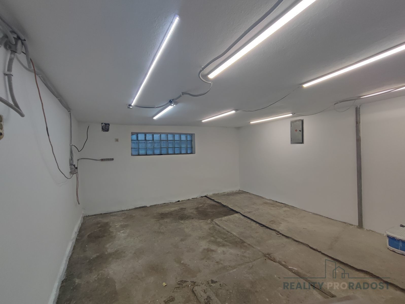 Prodej garáž - Staré Město, Třinec, 25 m²