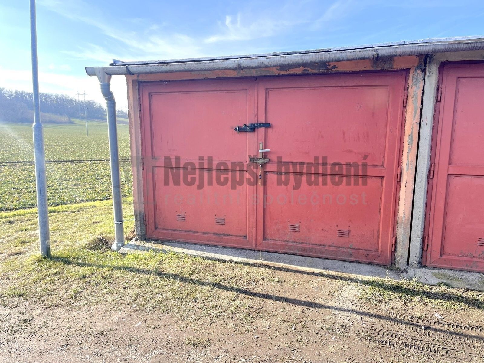 Garáže, Nebovidy, Brno-venkov, 18 m²