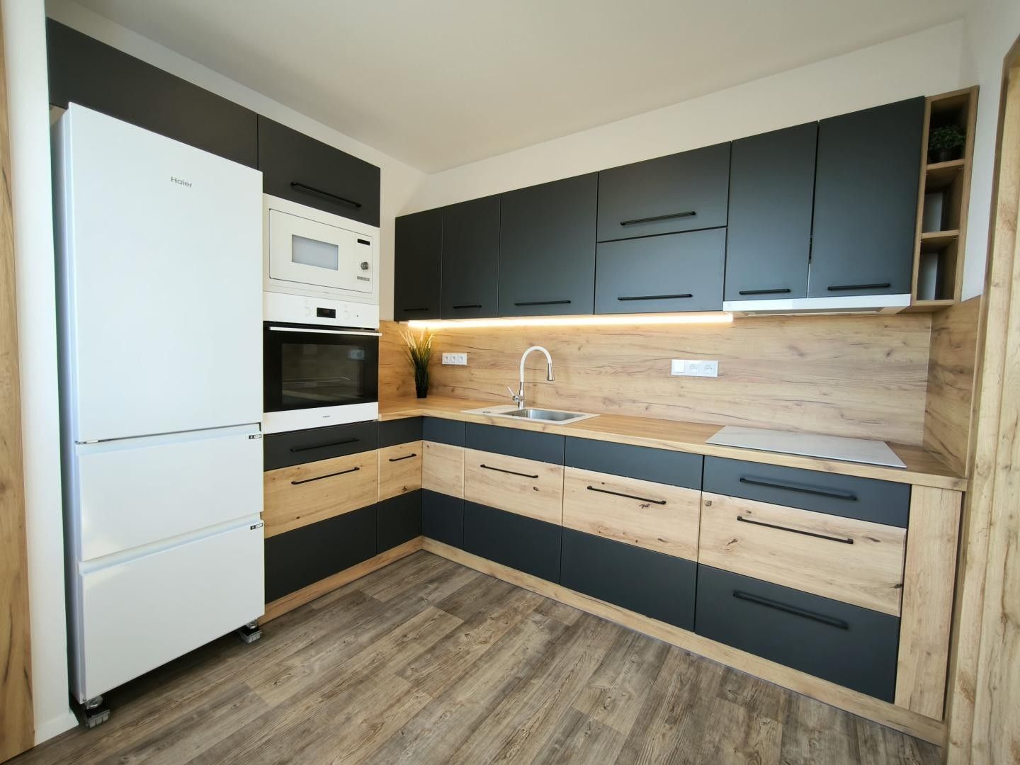 3+1, Antonína Sovy 1518, Opava Kateřinky, 73 m² - 1
