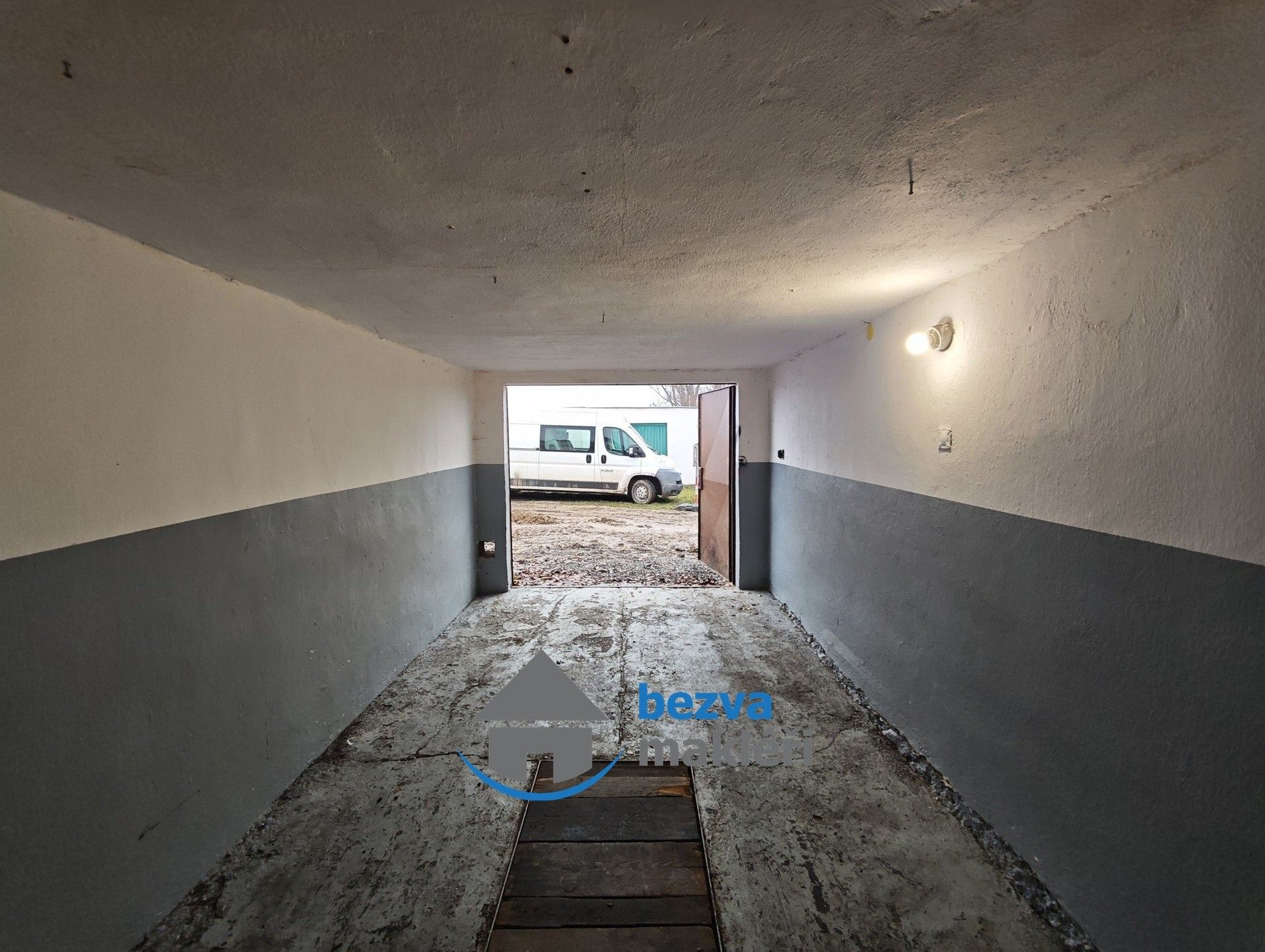 Pronájem garáž - Skuteč, 17 m²