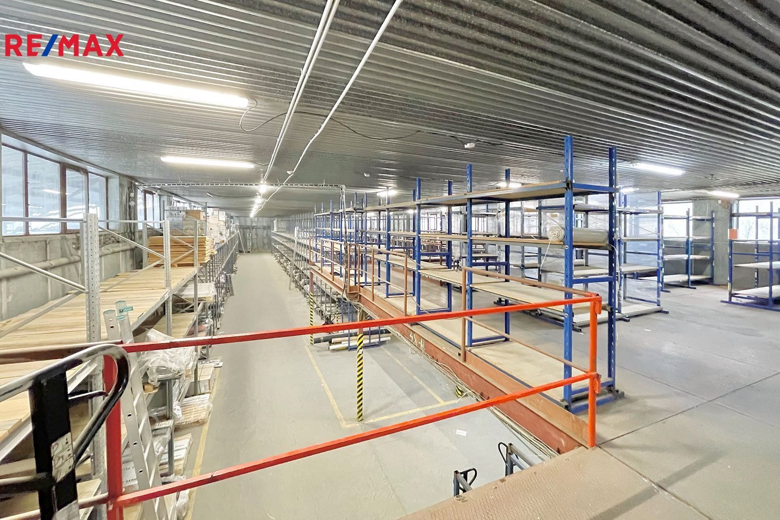 Pronájem sklad - Králův Dvůr, 1 m²