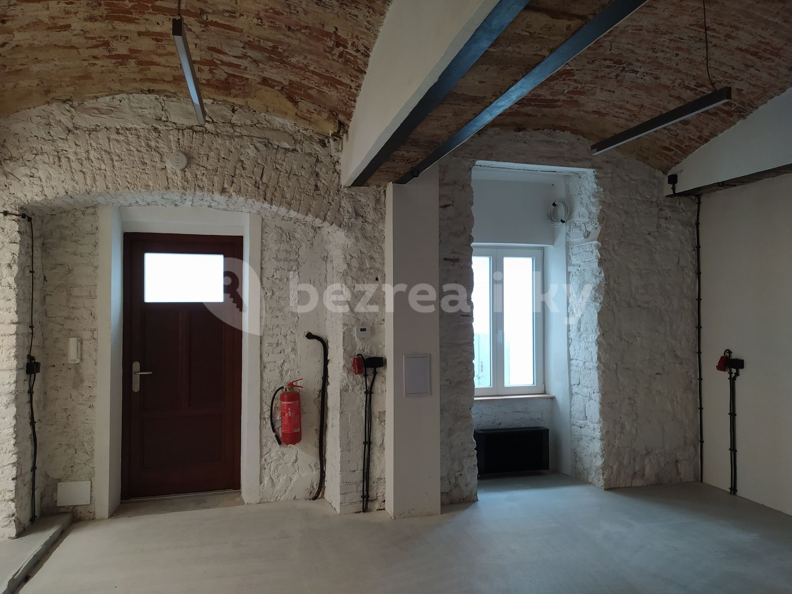 Pronájem obchodní prostory - Sokolovská, Praha - Karlín, 45 m² - 5