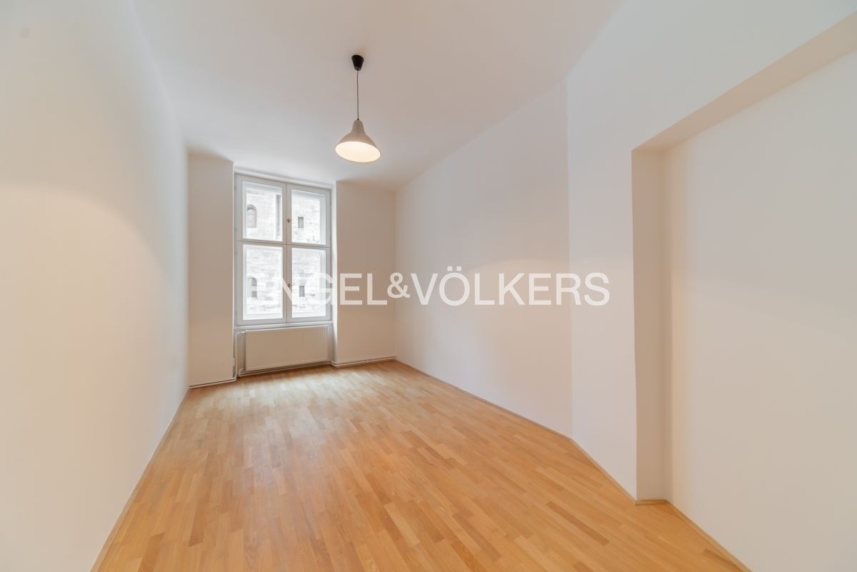 Pronájem byt 4+1 - U starého hřbitova 40, Praha Josefov, 130 m² - 5