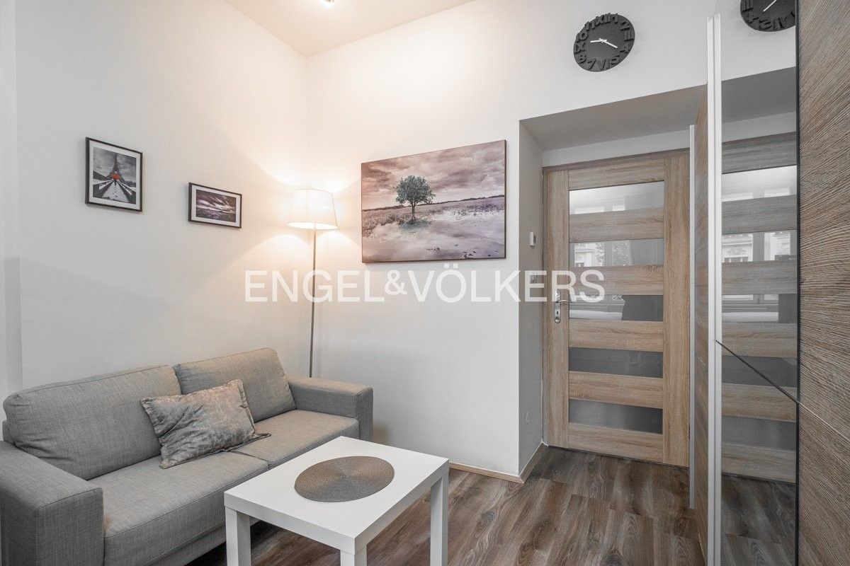 Pronájem byt 1+kk - Kodaňská, Praha, 20 m²